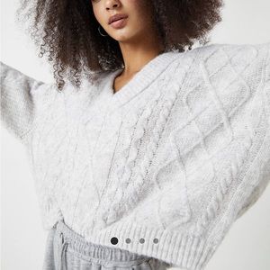 Pull&Bear V-Neck Cable Knit Sweater Gray